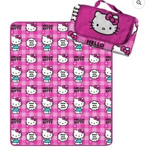 Hello Kitty Pink and White Outdoor Blanket Set